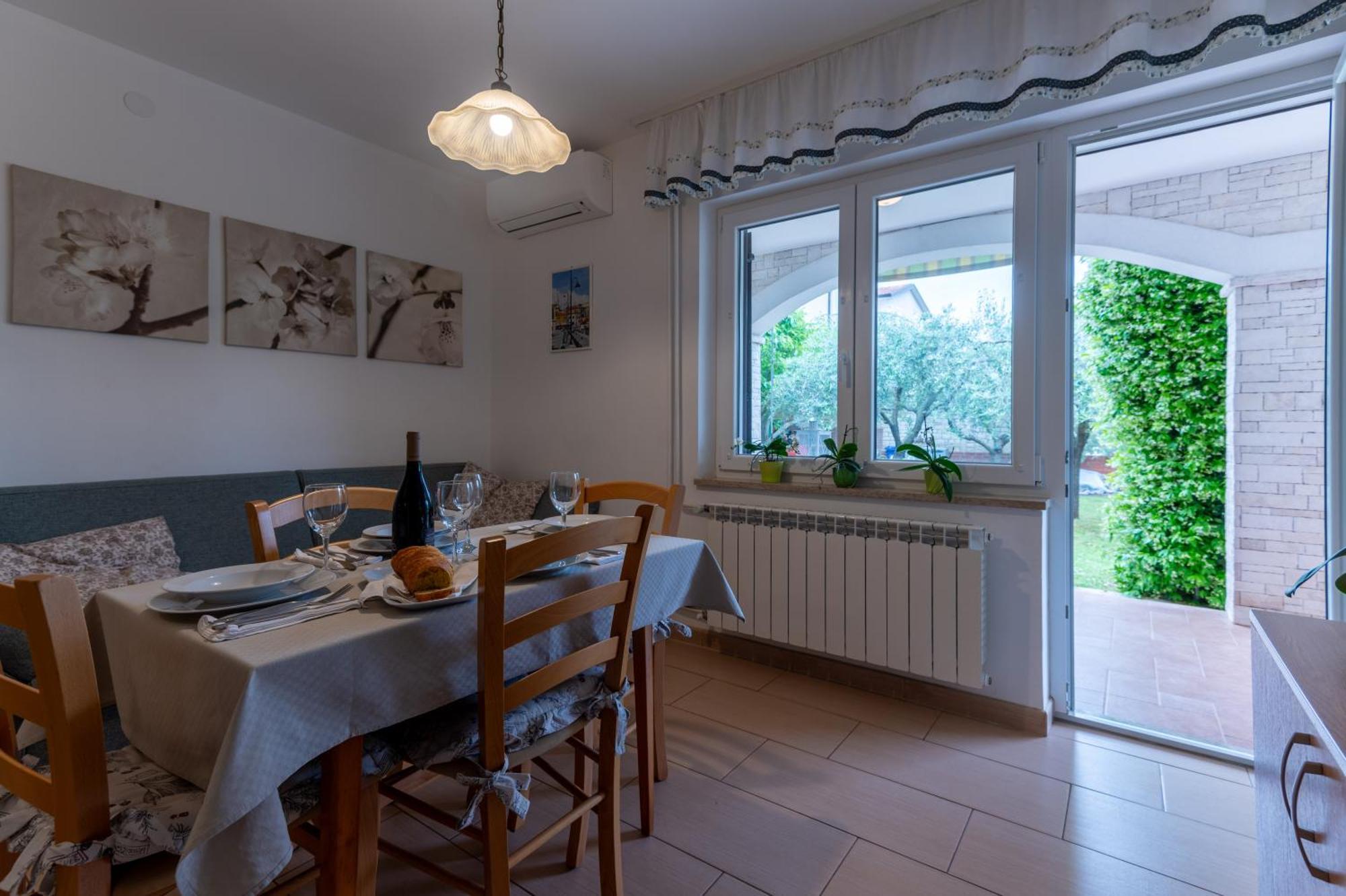 Apartments Mirella Novigrad Istria エクステリア 写真