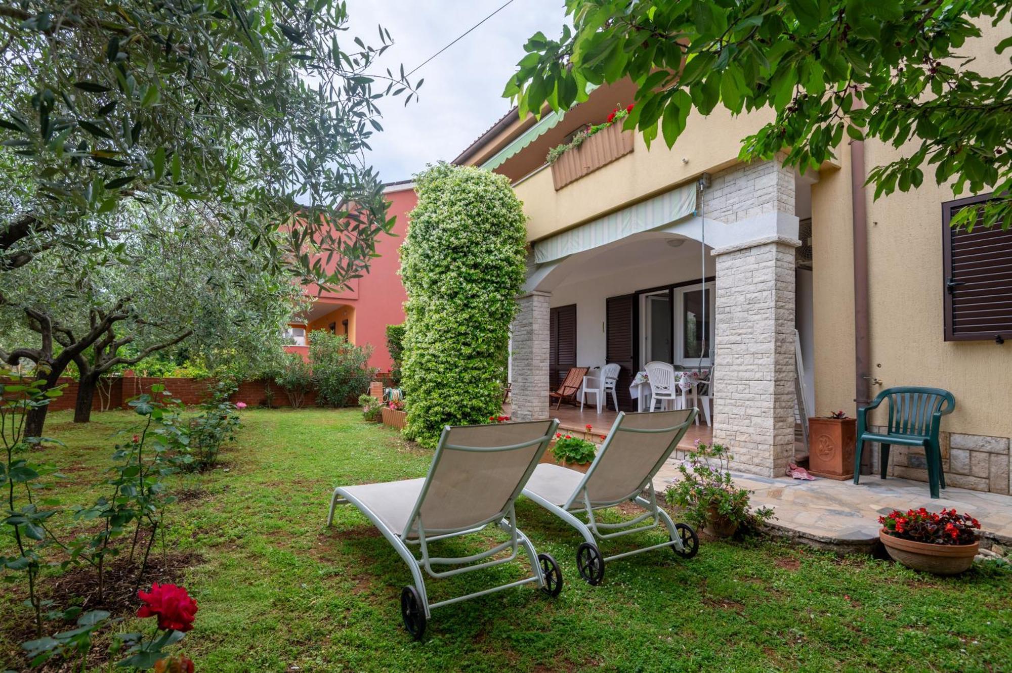 Apartments Mirella Novigrad Istria エクステリア 写真