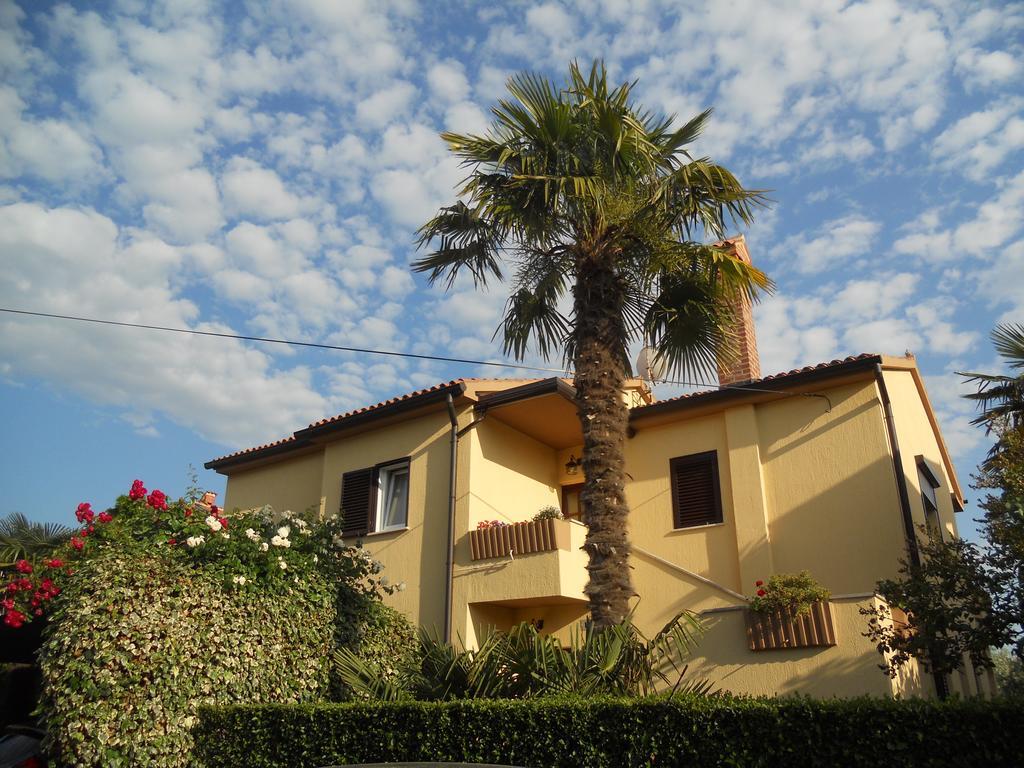 Apartments Mirella Novigrad Istria エクステリア 写真
